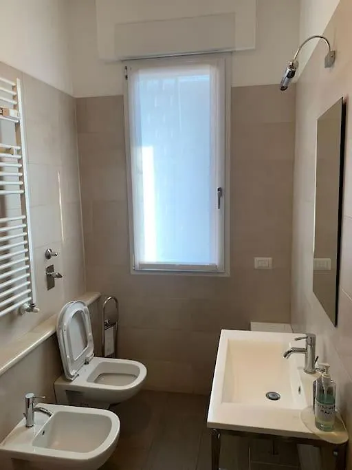 Cozy 1-Room Studio In Giambellino Milano 0*,  Italien