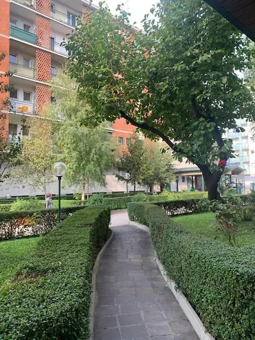 Cozy 1-Room Studio In Giambellino Milano Italien
